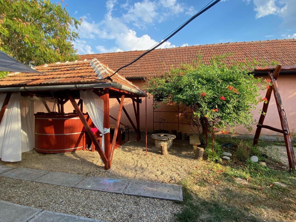 Arpad Nyaralohaz Villa Sarud Luaran gambar