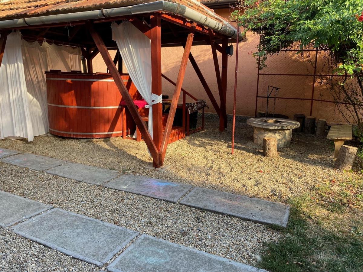 Arpad Nyaralohaz Villa Sarud Luaran gambar