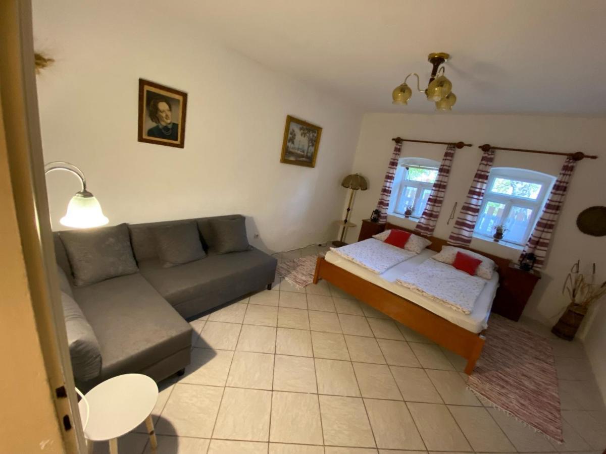 Arpad Nyaralohaz Villa Sarud Luaran gambar