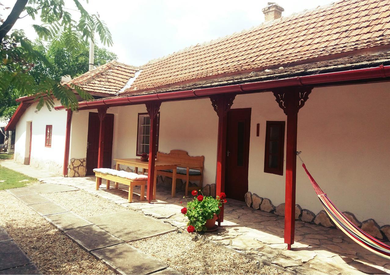 Arpad Nyaralohaz Villa Sarud Luaran gambar